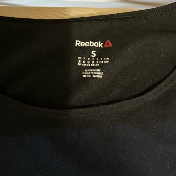 Reebok Cropped Black Oversized Tee with Sheer midriff, size Small - Picture 7 of 8